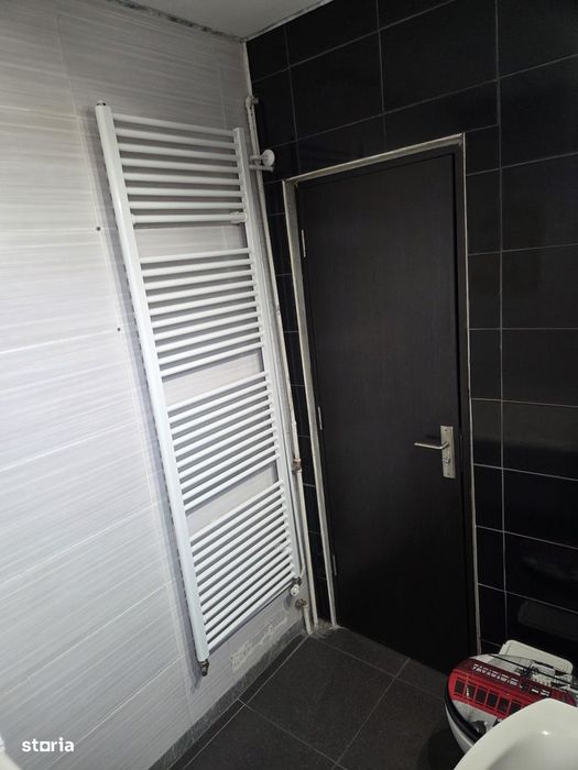 Proprietar/Apartament 3 camere,zona Piata Garii,etaj 4.