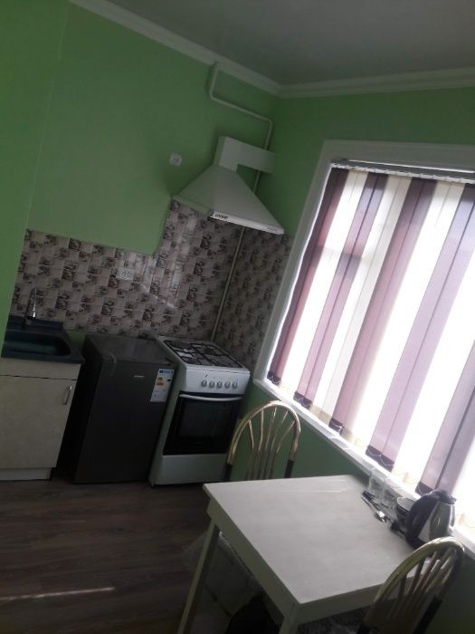 Фарғонада кв тоза ва шинам хар бир одамни пасспорти билан жойлаймиз.