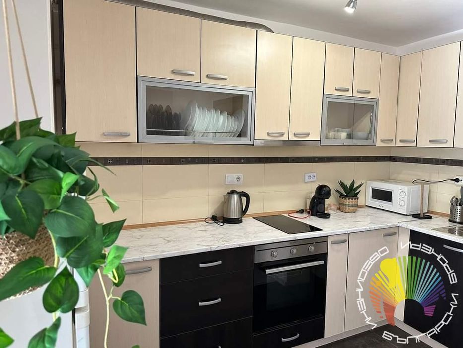 Дава се под наем Двустаен апартамент в Бургас, Център - 80 кв.м за 550 € - Снимка #6