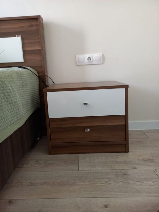 Продам прикроватную тумбу