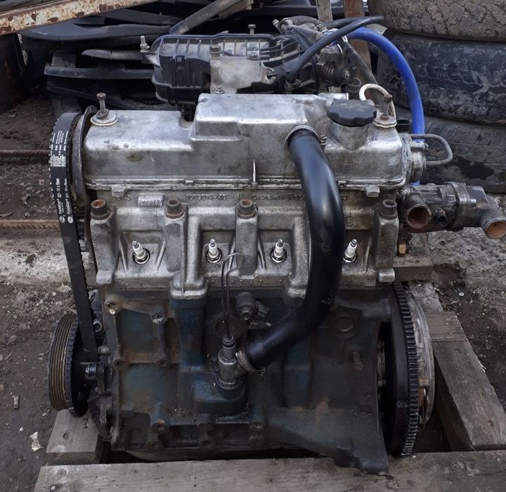 Продам запчасти ваз звонить .