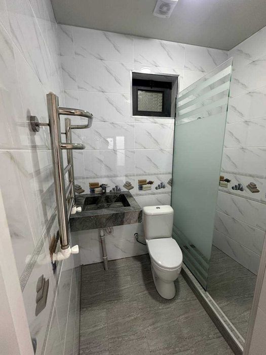 Срочно Продаю 2х-комнат На М.Ашрафи