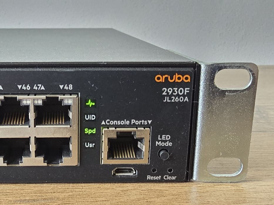 Switch gigabit HP Aruba 2930F  JL260A
