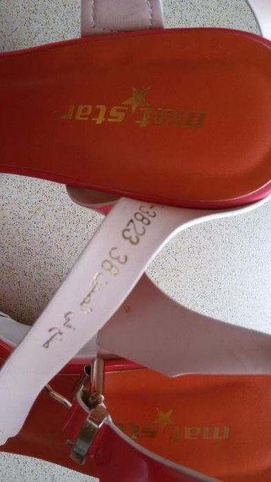 Обувките са обувани само веднъж