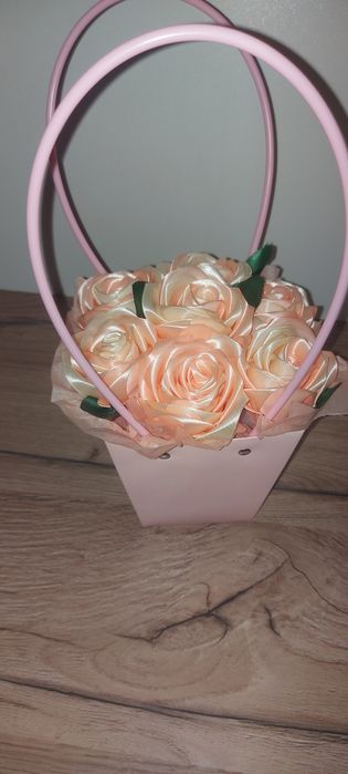 Розы из Атласных лент