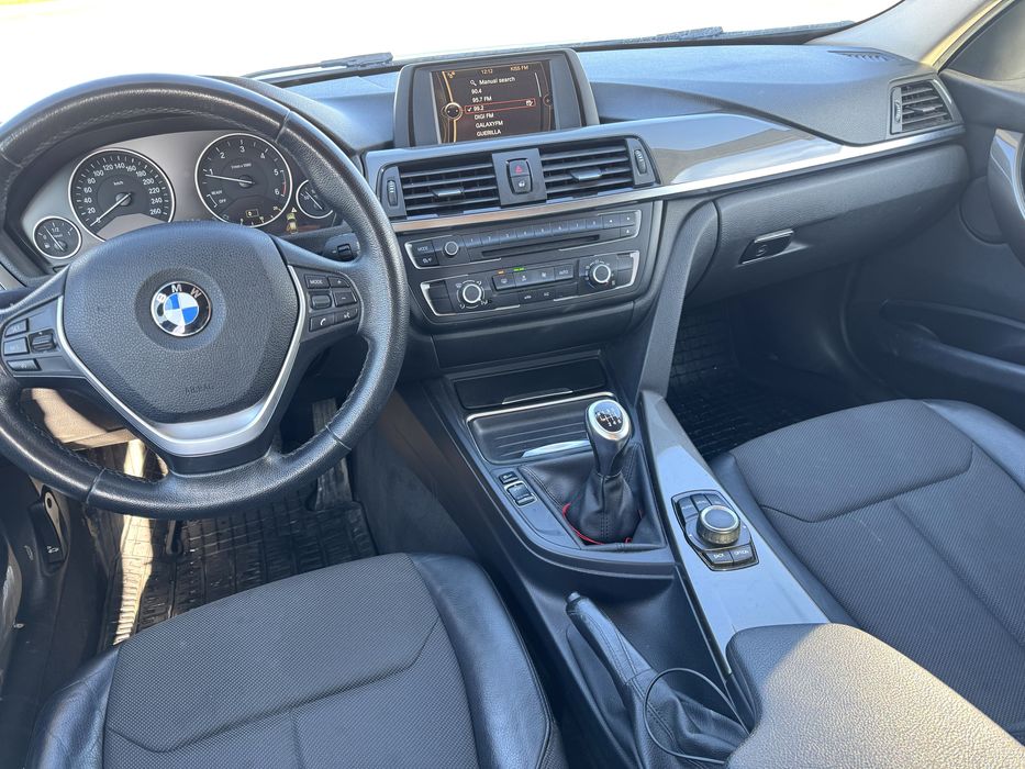 BMW 320d F30 - Proprietar - Modern Line