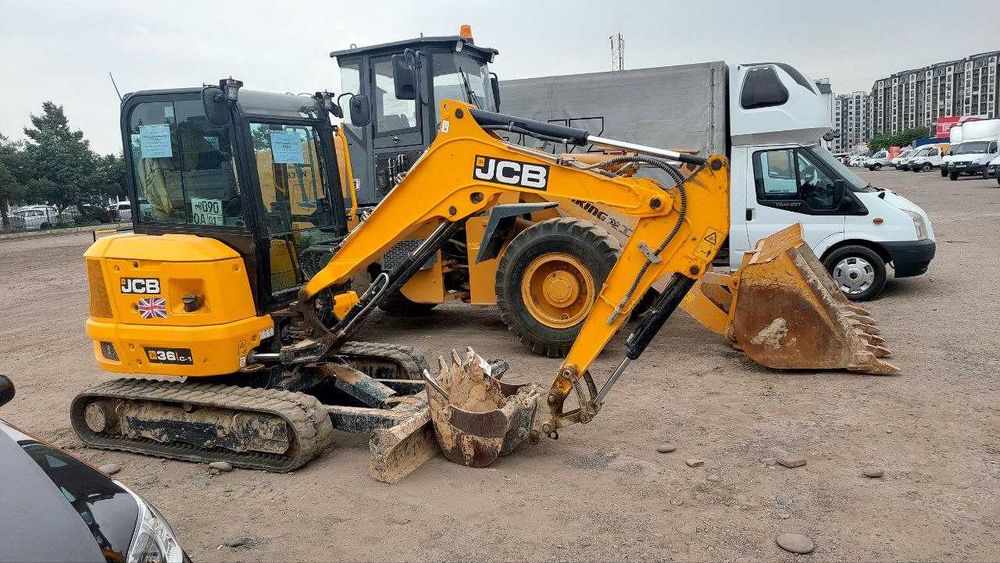 Продажа или в лизинг мини гусеничный экскаватор JCB 36C-1. 2023 года