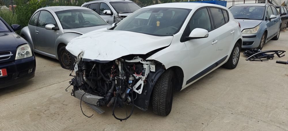 Vindem piese rezultate din dezmembrarea unui Renault Megane 3