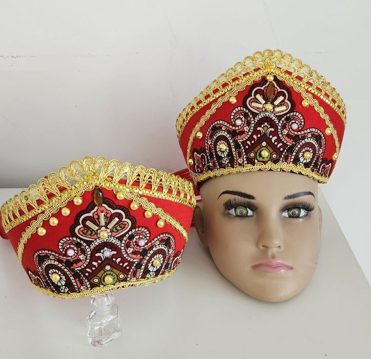 Продам,, Кокошник,,