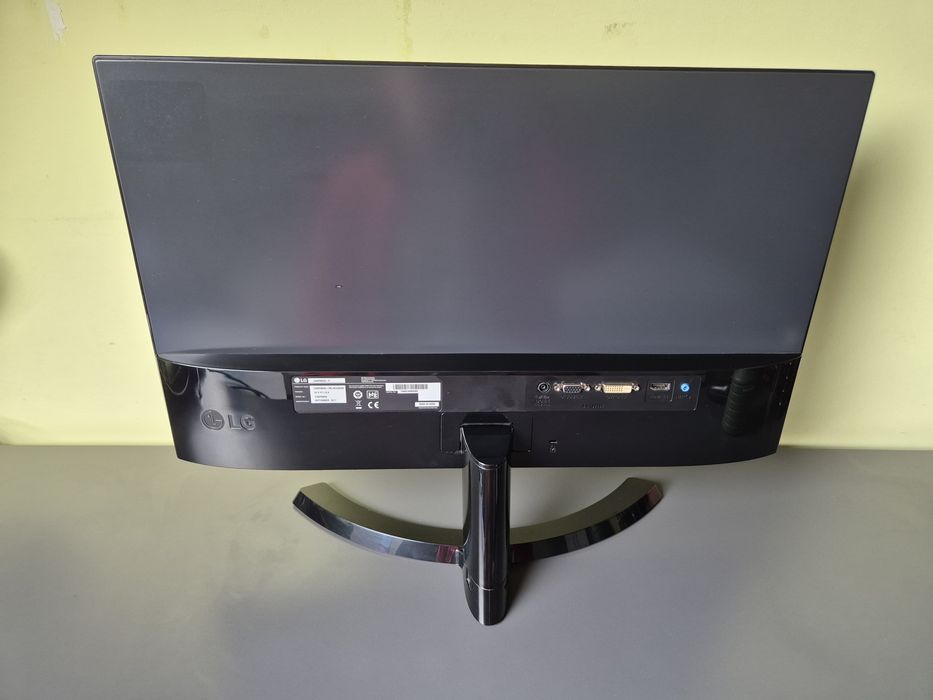 Монитор LG  24 инча