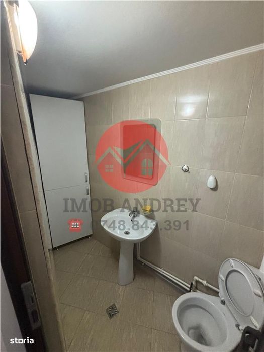 Spatiu comercial central 104 mp de închiriat – vad excelent, parcare