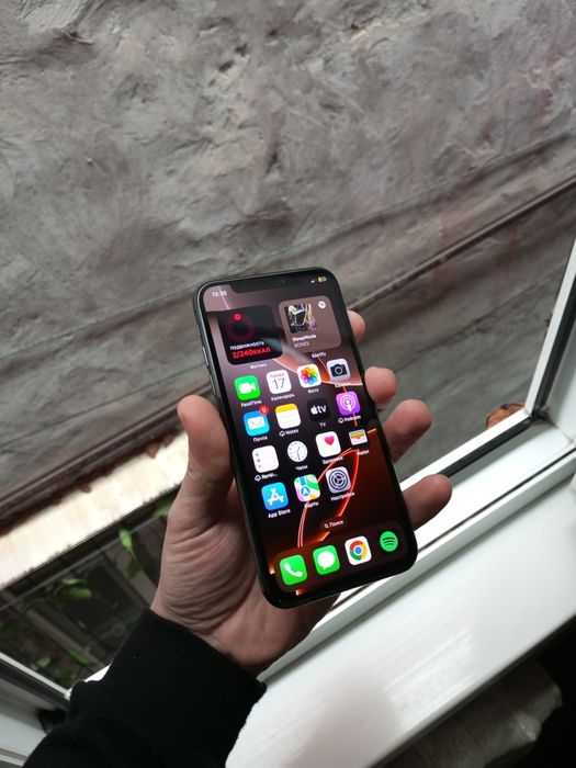Black iPhone X. Официальный.