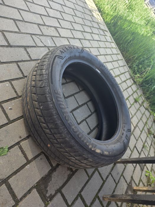 Bridgestone 245/50/19 vara