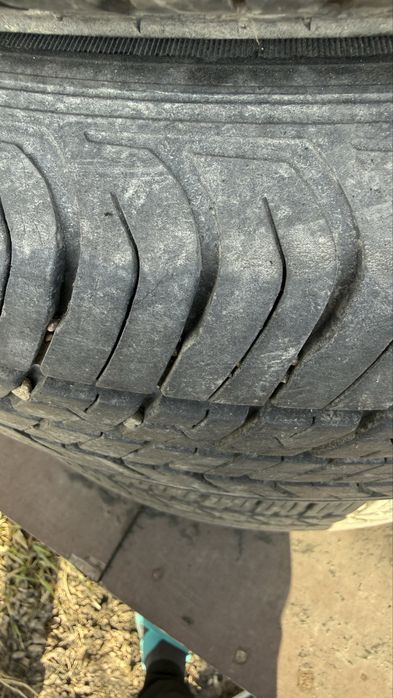 Продам летние шины размер 245/70/17