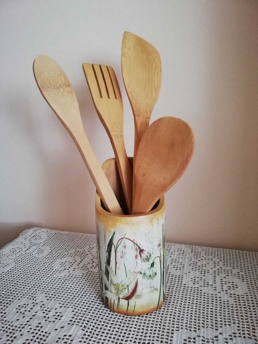 Кухненски аксесоари, дървени бъркалки в стойка от бамбук ПАКЕТНА цена