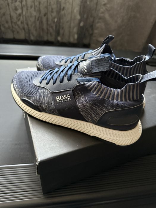 Snekers Boss originali Calitate stare Perfecta !!