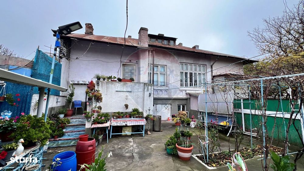 Casă / Vilă cu 3 camere de vânzare pe strada Domnească, Galați