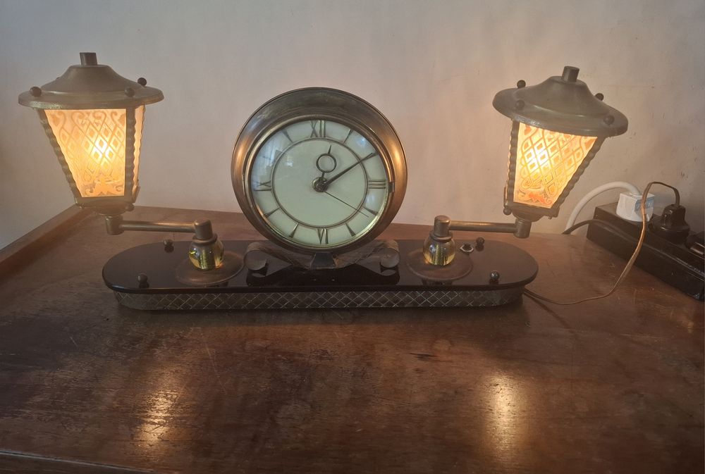 Винтидж лампа комплект с вграден часовник .