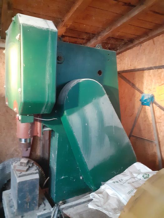 Ciocan de forjă electric