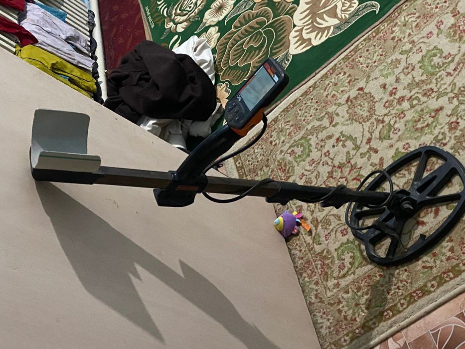 Продам металоискател крест 40