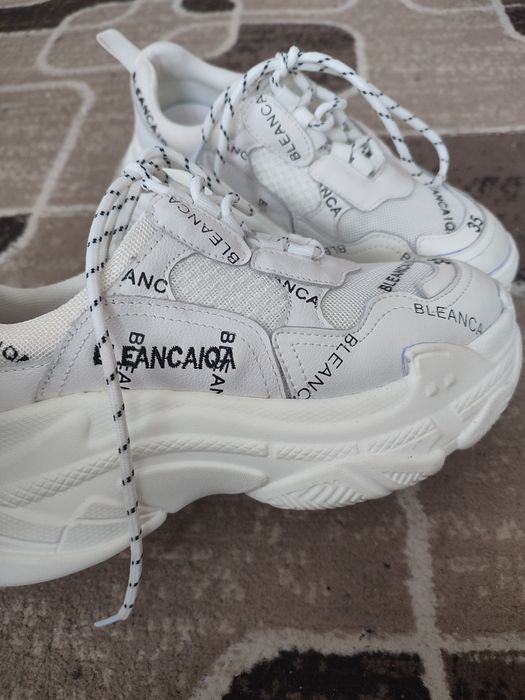 Кроссовки белые женские