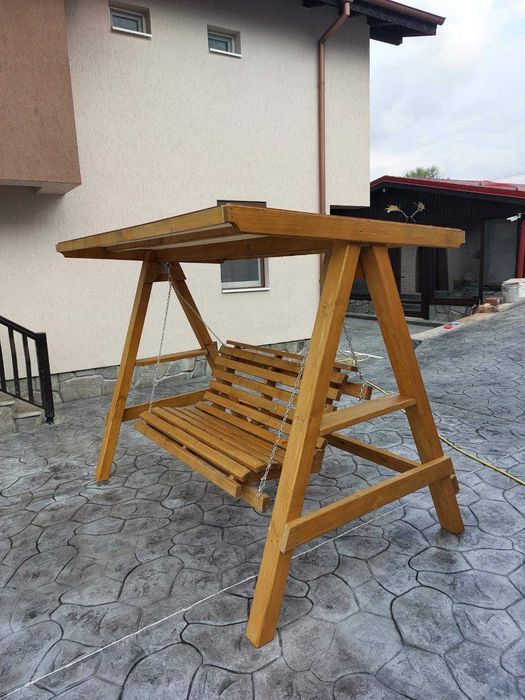 Люлка изработена от дърво