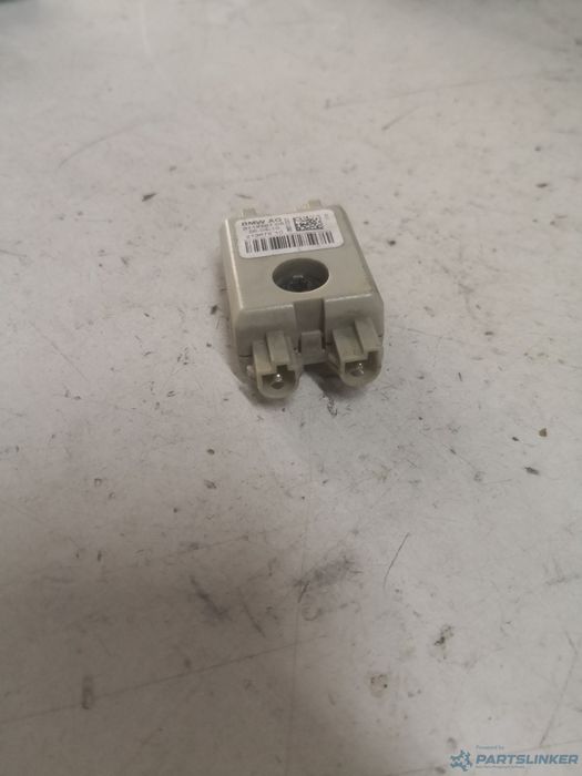Amplificator Antena Bmw 5 (F10) [ 2009 - 2016 ] Oem 9118261