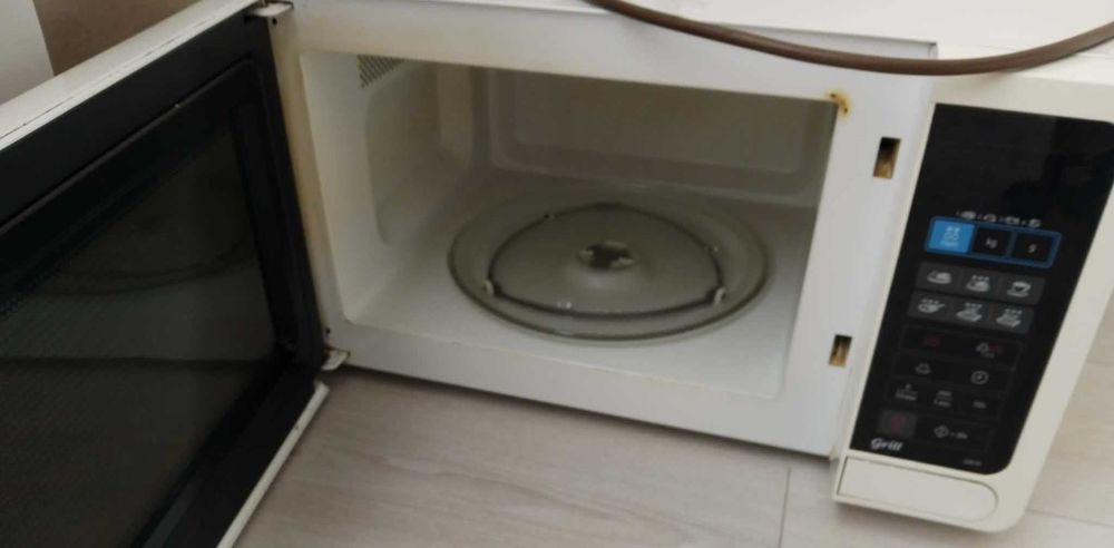 Микровълнова фурна Самсунг