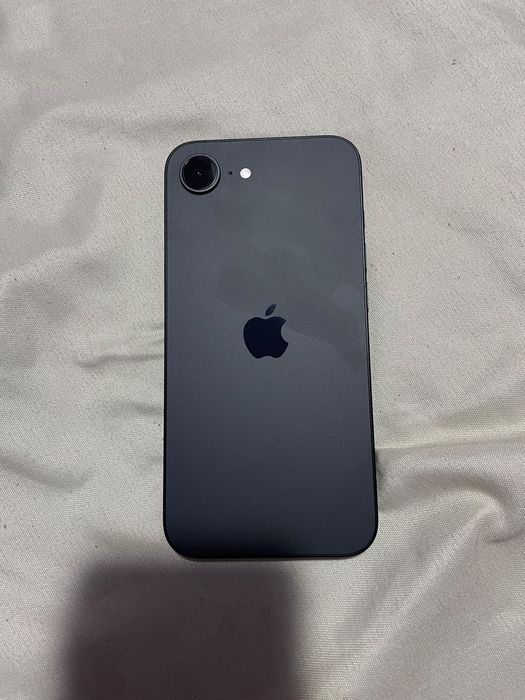 Iphone 16 e Vand sau Schimb!