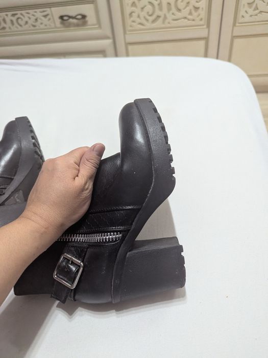 Продам стильные ботинки