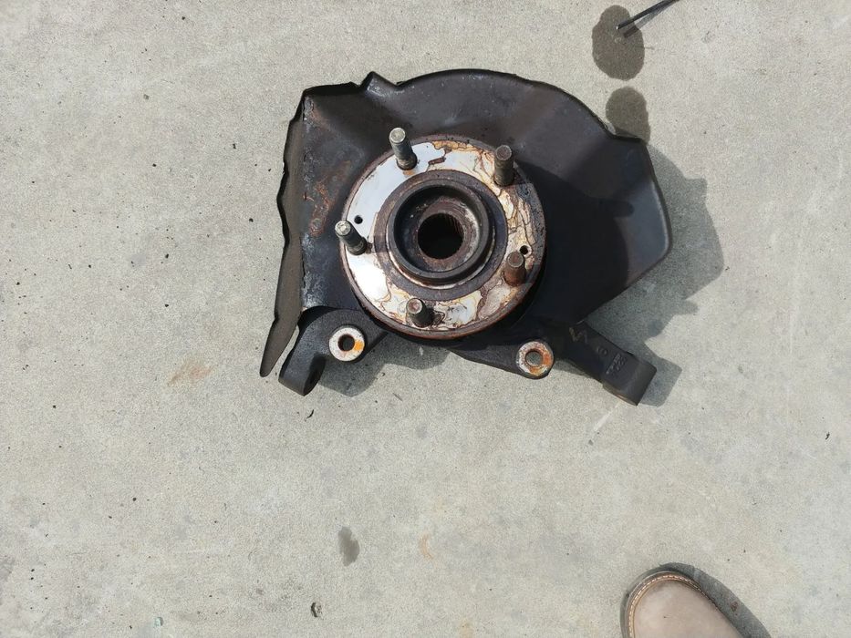 fuzeta stanga fata 2.2d  hyundai santa fe  2006-2012