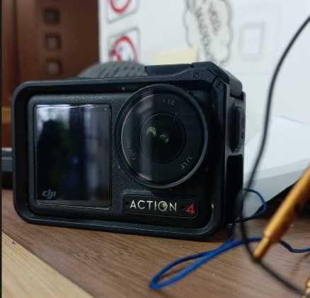 Vand Camera de filmat Dji Action 4 Urgent!!