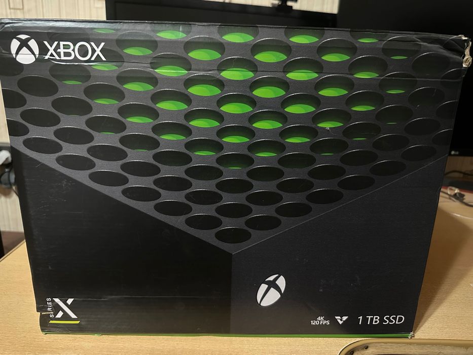 Продам Xbox series X 1tb