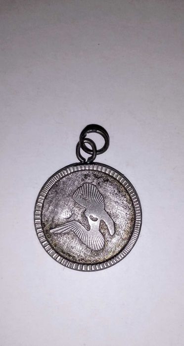 Сребърен медальон Дева
