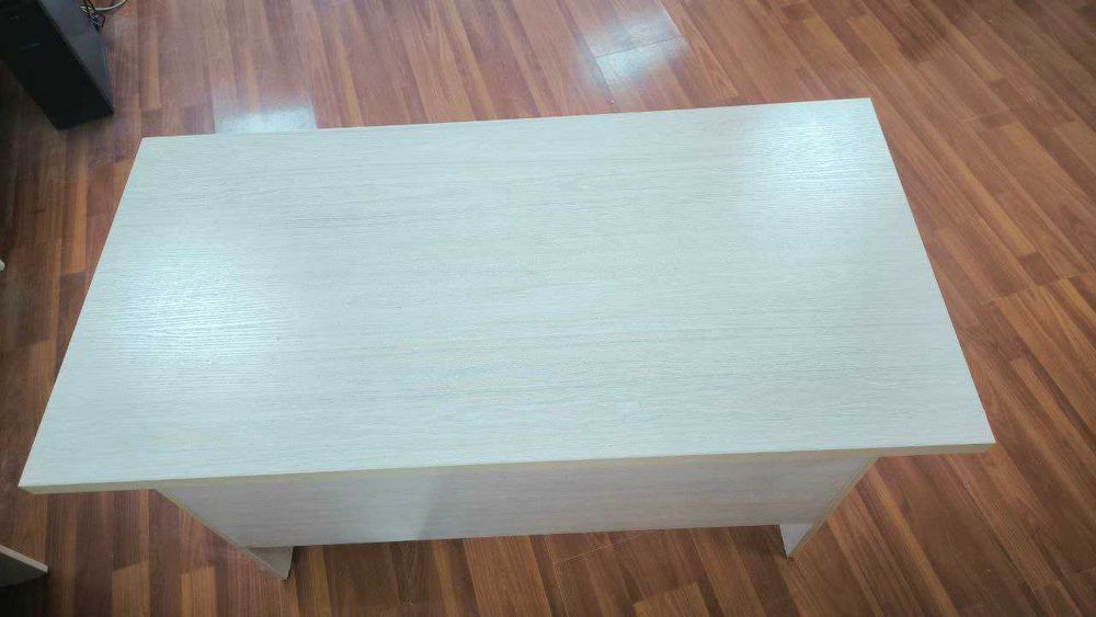 Свои б/у офисные столы, отличное состояние