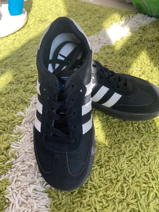 Продам кеды адидас