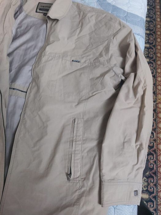 Продам мужскую ветровку