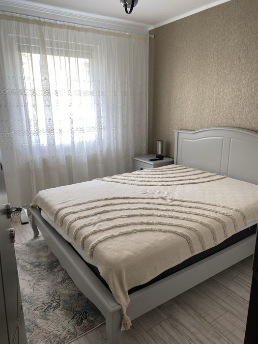 Apartament 3 camere Aleea Fratii Buzesti