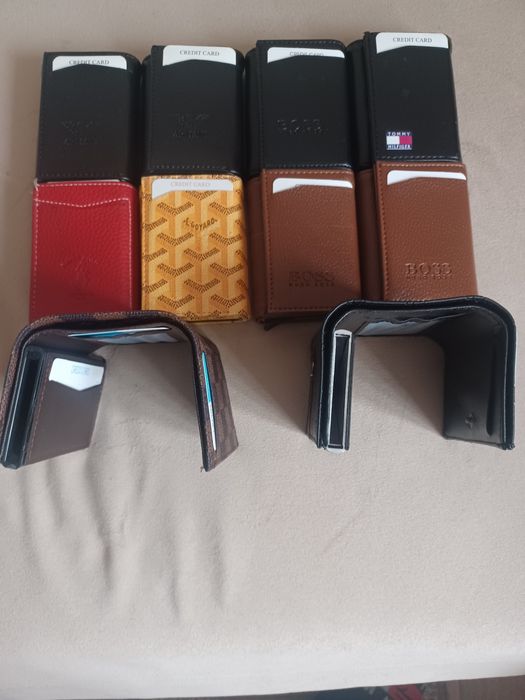 Продавам чисто нови портмонета