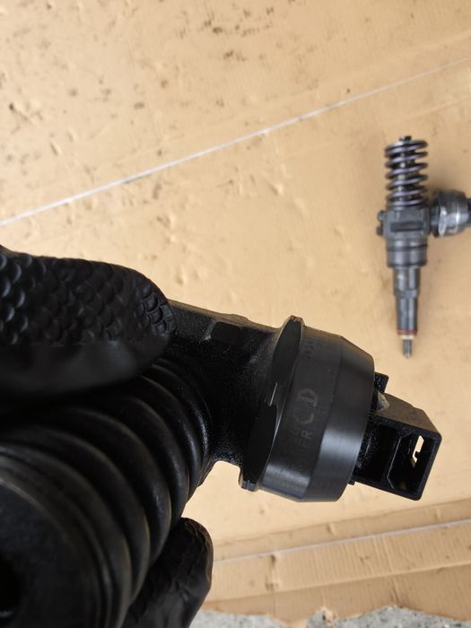 Injector CD 1.9 131 cp AVF AWX ASZ Injectoare 1.9 131cp