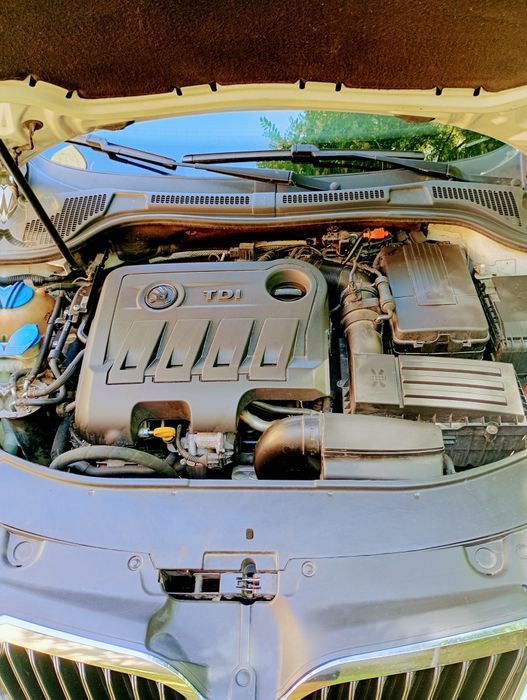 Vând Skoda Superb automata2014