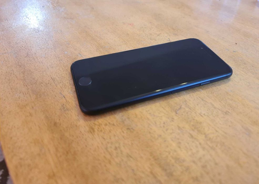 IPhone SE 2020 (второ поколение)