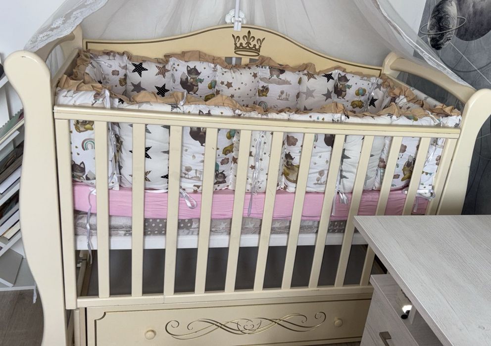 Продам манеж новая