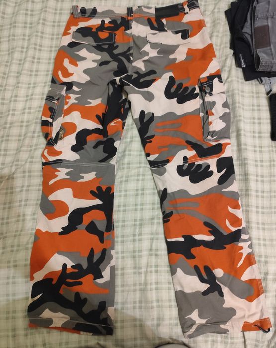 Cargo pants/ black n orange Camo Size L