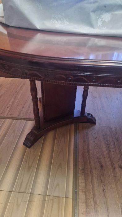 Продам обеденный стол