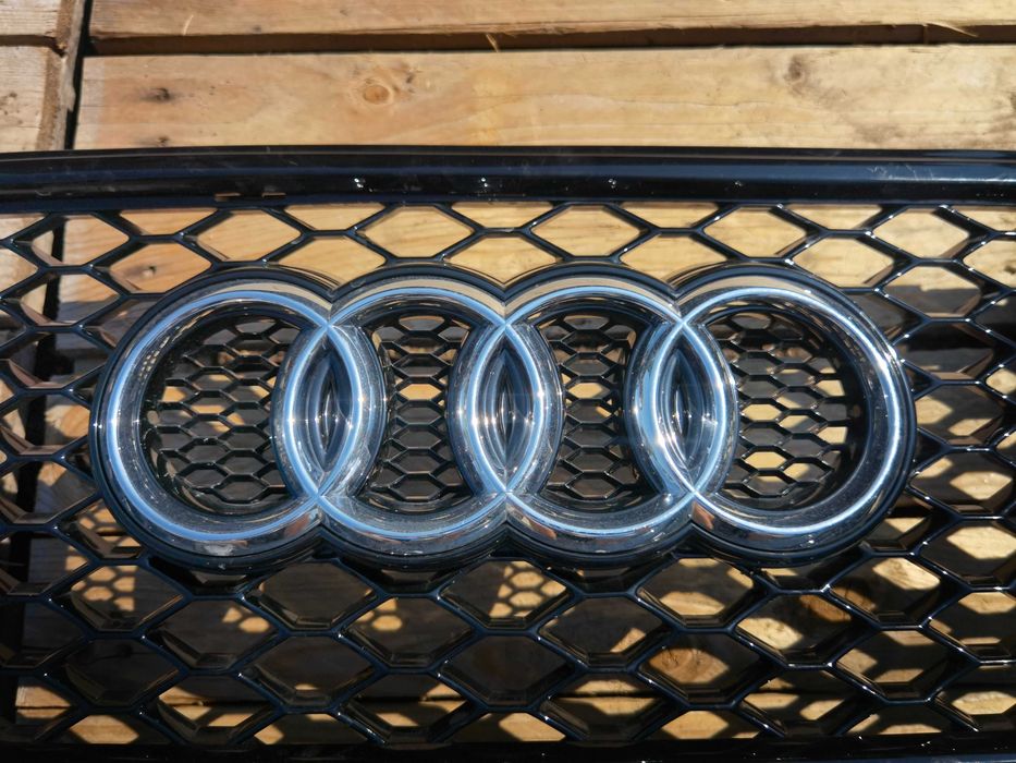 Grila Audi RS4 B8.5, 8K0 853 651 R T94, Culoare: Negru Glossy