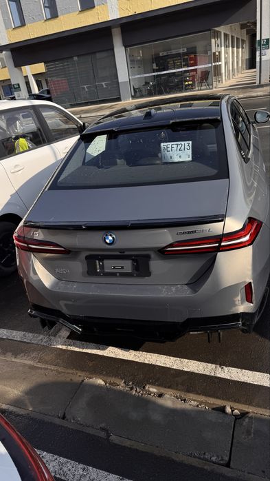 Bmw i5 35L srochniy