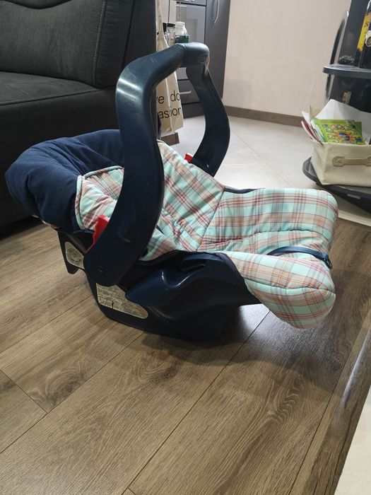 Кошче за кола за новородено