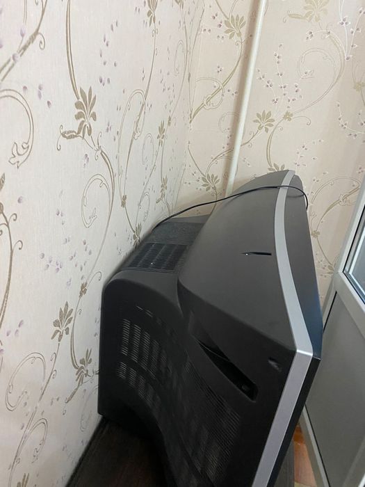 Телевизор черный