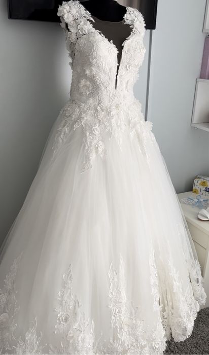 Vand Rochie Mireasa